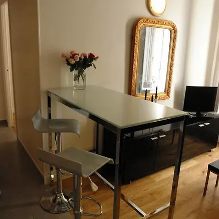 Constance - Montmartre Apartment Paris