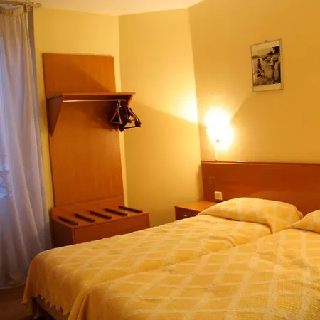 Constance - Montmartre Apartment *